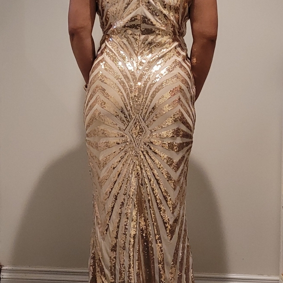 Cream V neck long dress with sequins - Picture 2 of 9